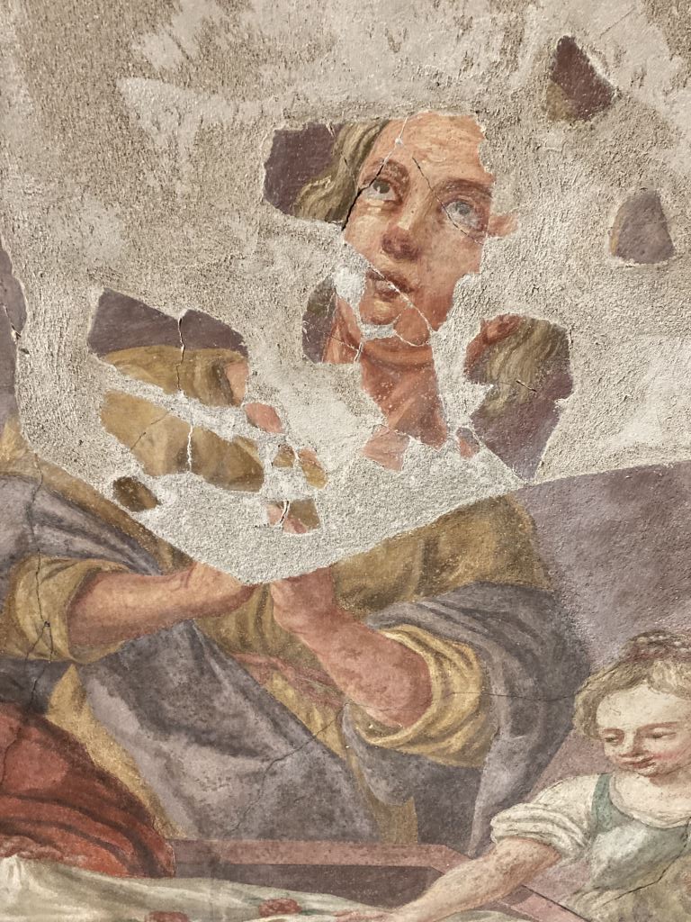 Detail aus einem Deckengemälde Frau und Kind